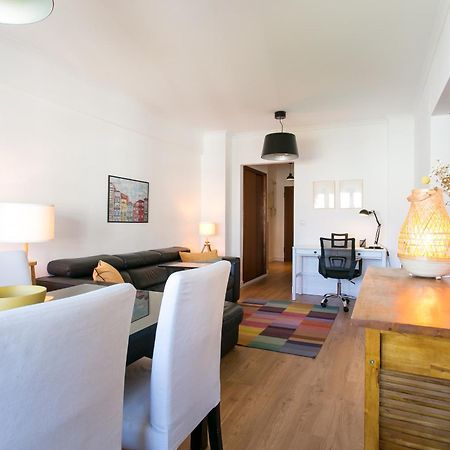 Apartamento central e confortável junto ao bairro da Graça Lisbona Esterno foto