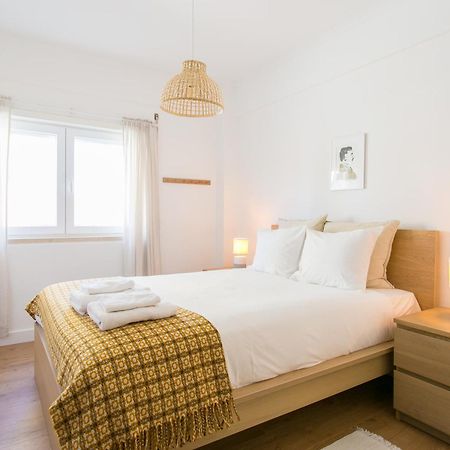 Apartamento central e confortável junto ao bairro da Graça Lisbona Esterno foto