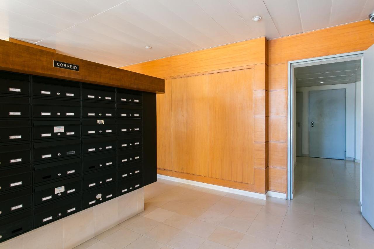 Apartamento central e confortável junto ao bairro da Graça Lisbona Esterno foto