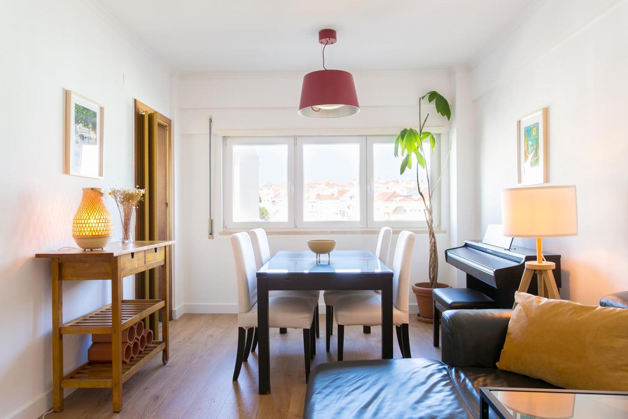 Apartamento central e confortável junto ao bairro da Graça Lisbona Esterno foto