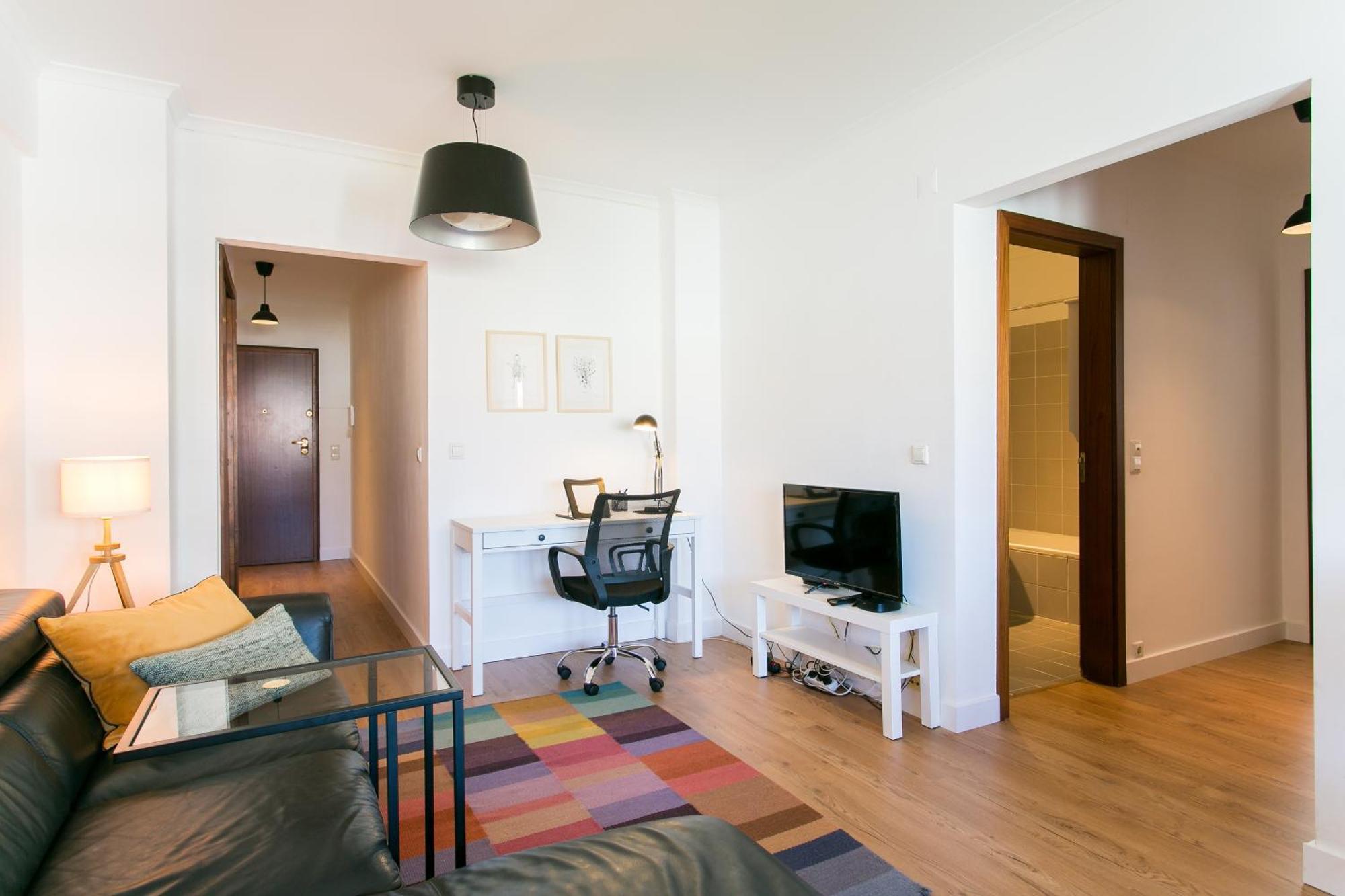 Apartamento central e confortável junto ao bairro da Graça Lisbona Esterno foto