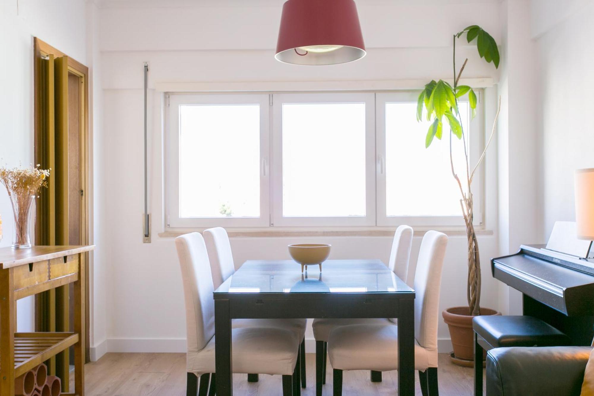 Apartamento central e confortável junto ao bairro da Graça Lisbona Esterno foto