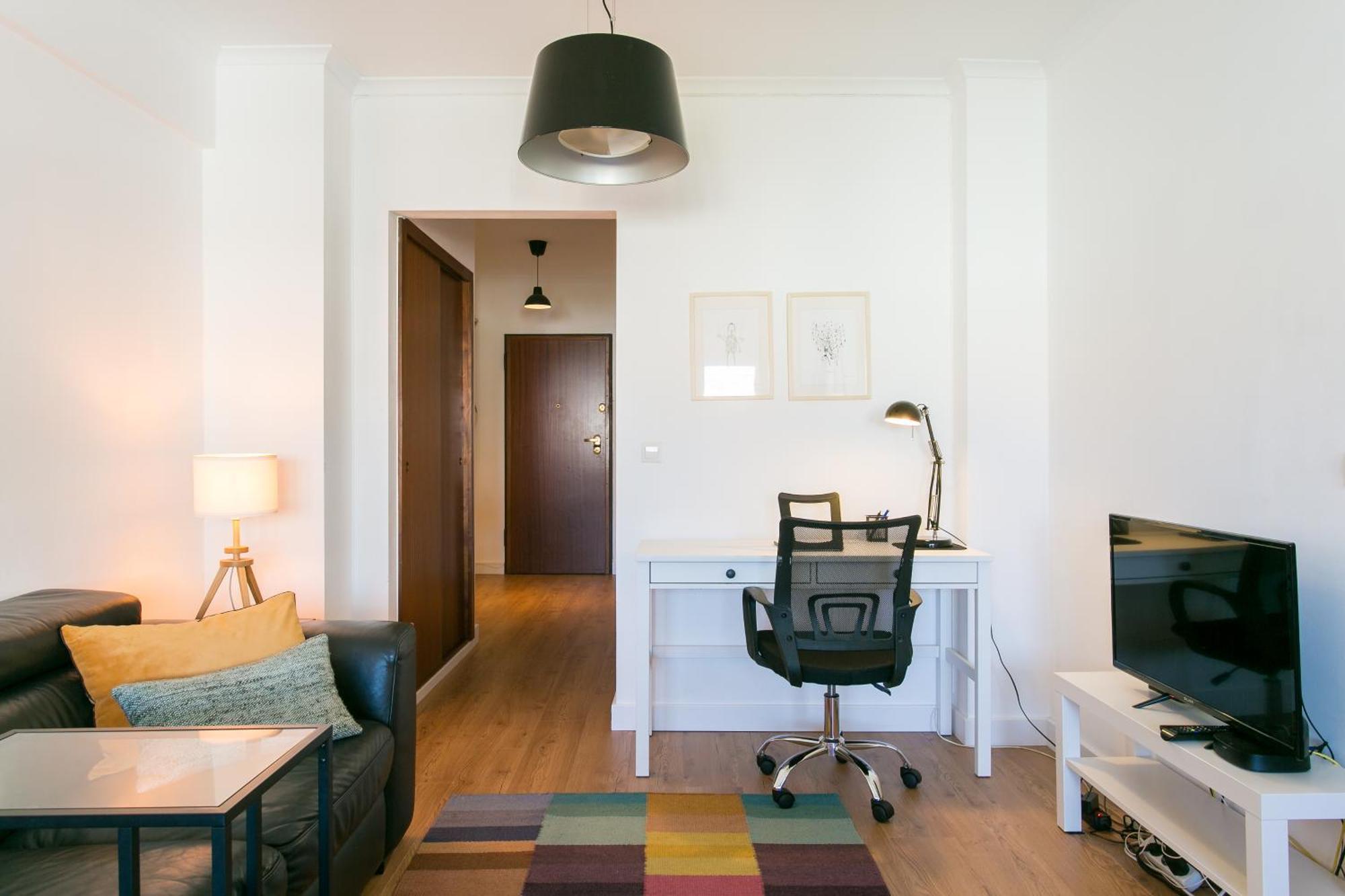 Apartamento central e confortável junto ao bairro da Graça Lisbona Esterno foto
