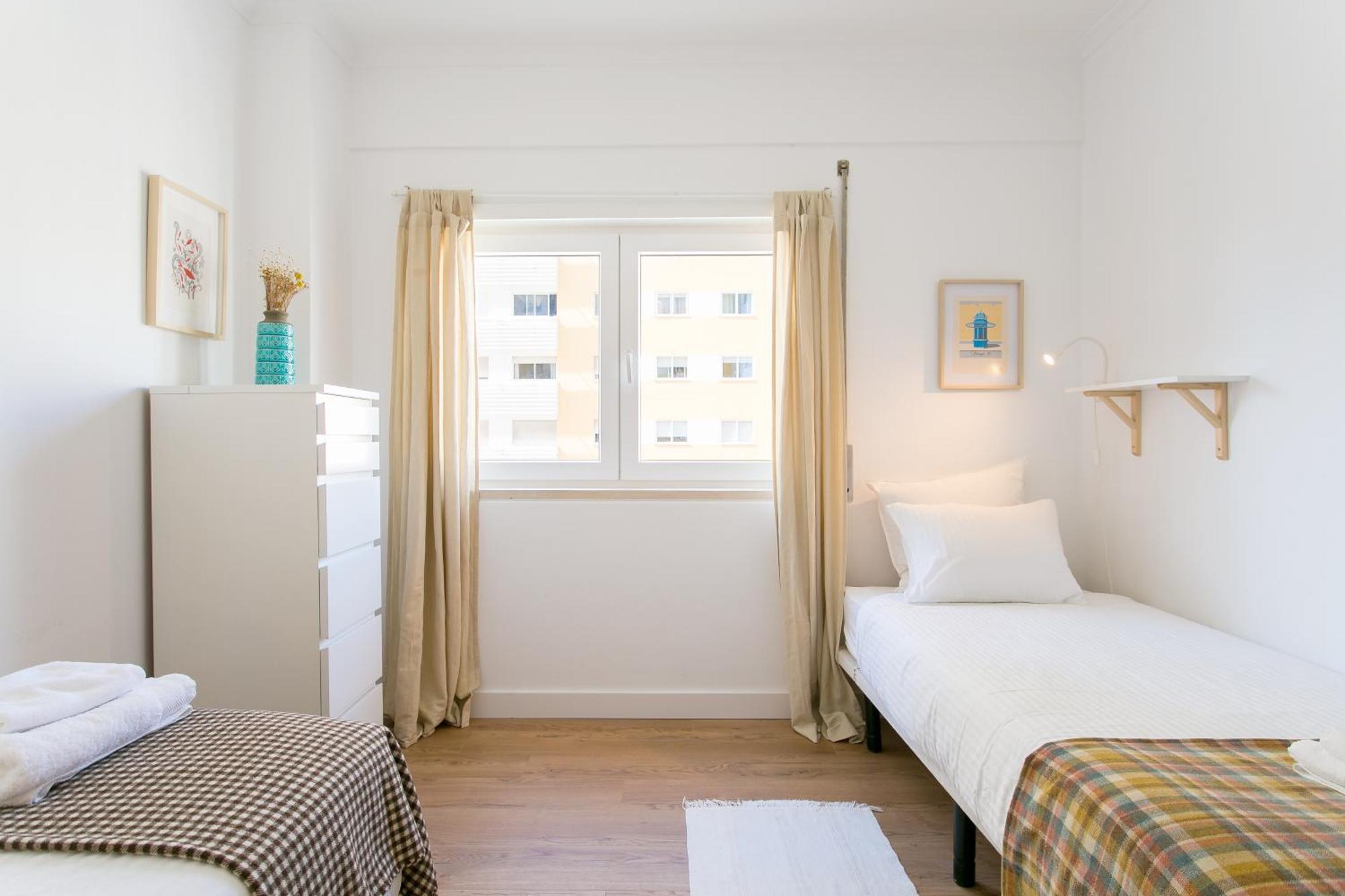 Apartamento central e confortável junto ao bairro da Graça Lisbona Esterno foto