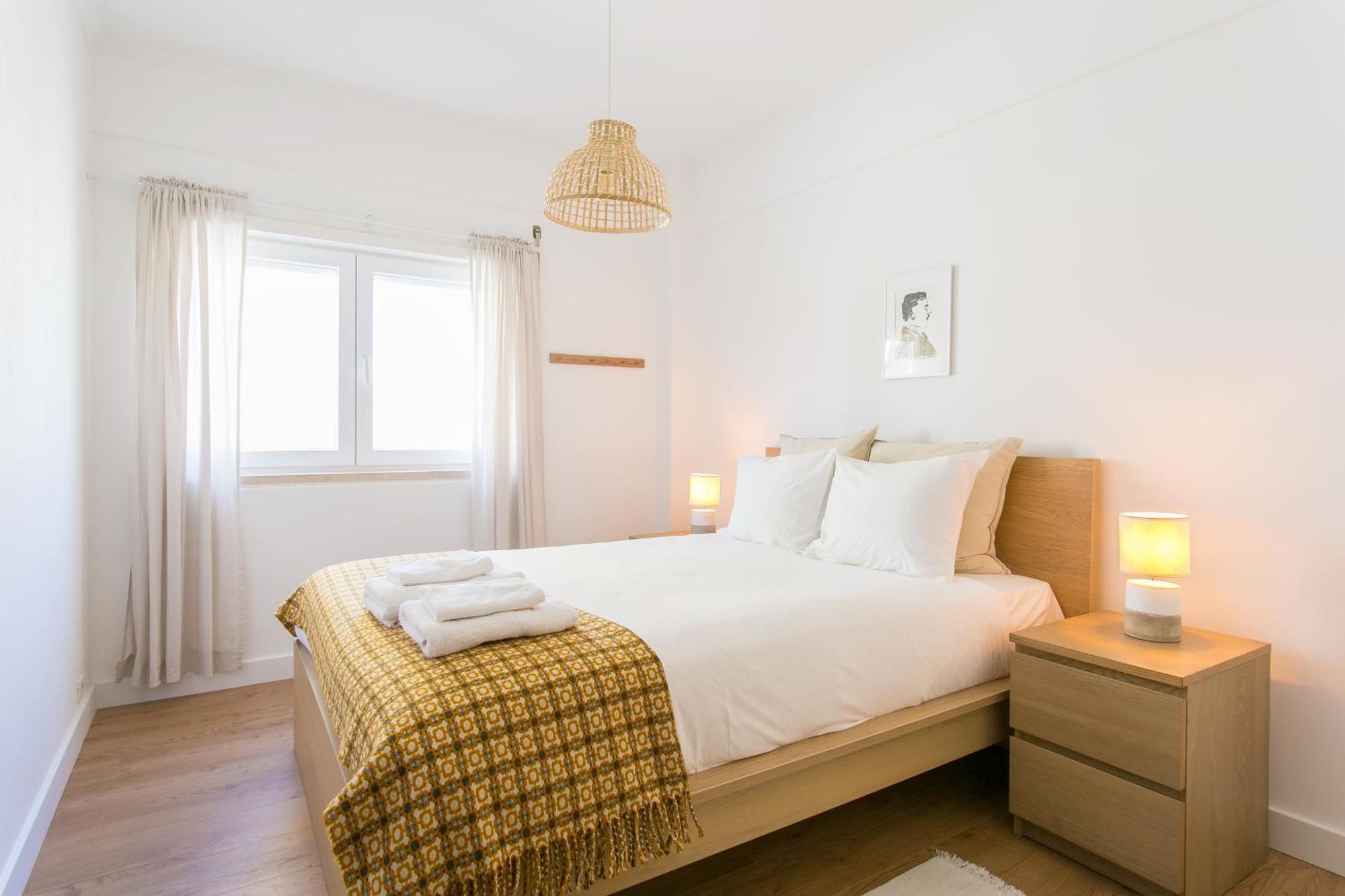 Apartamento central e confortável junto ao bairro da Graça Lisbona Esterno foto